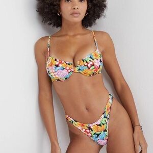 NWT For Love & Lemons Tiana Bikini Top Size Extra Small XS Floral